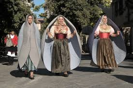 costume
